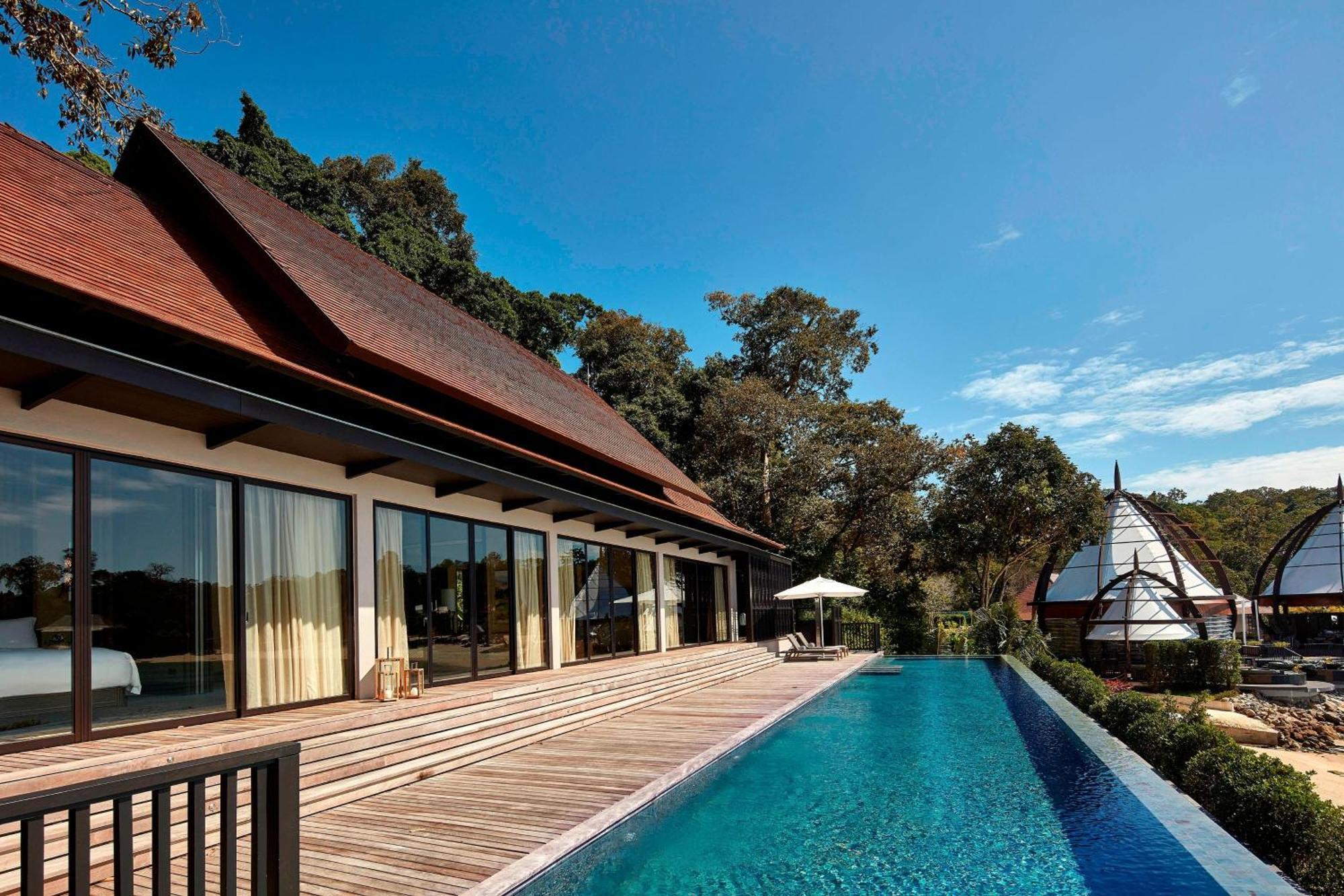 The Ritz-Carlton, Langkawi Hotel Buitenkant foto The Village